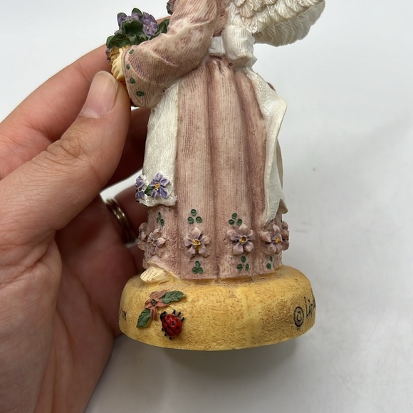 Flower Angel March Violet Figurine Resin 1995 Linda Grayson Collection - Picture 14 of 16